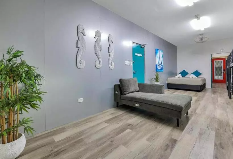 モーテル Capitanos