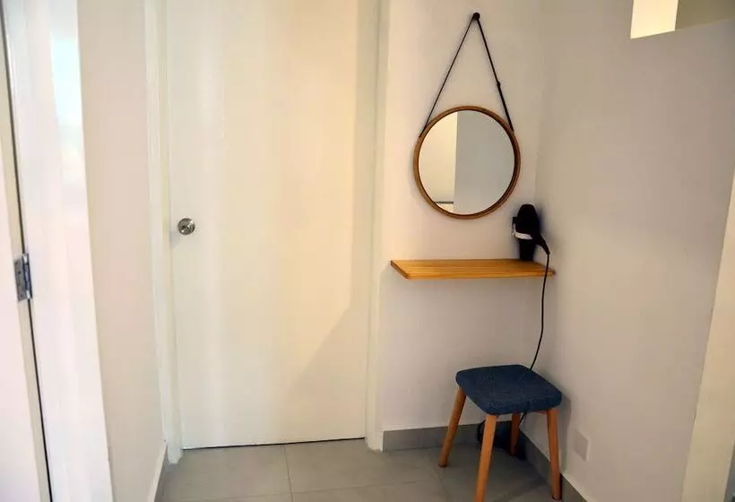 Residenssi The Woodz Homestay 2 Storey House