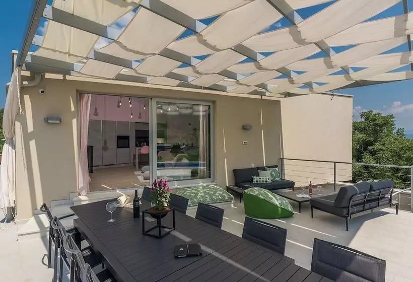 Beautiful And Modern Villa With Pool For 9 People Near Motovun