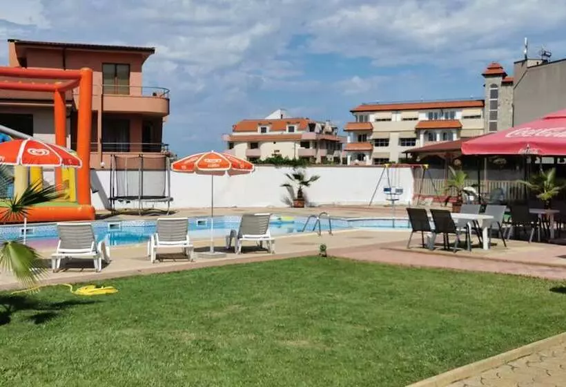 Hotelli Atm Modeva Chernomorets