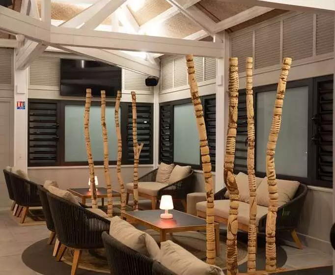 هتل Doubletree By Hilton Noumea Ilot Maitre Resort