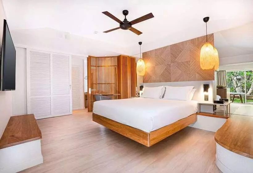 هتل Doubletree By Hilton Noumea Ilot Maitre Resort