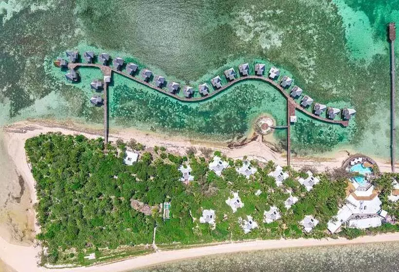 هتل Doubletree By Hilton Noumea Ilot Maitre Resort