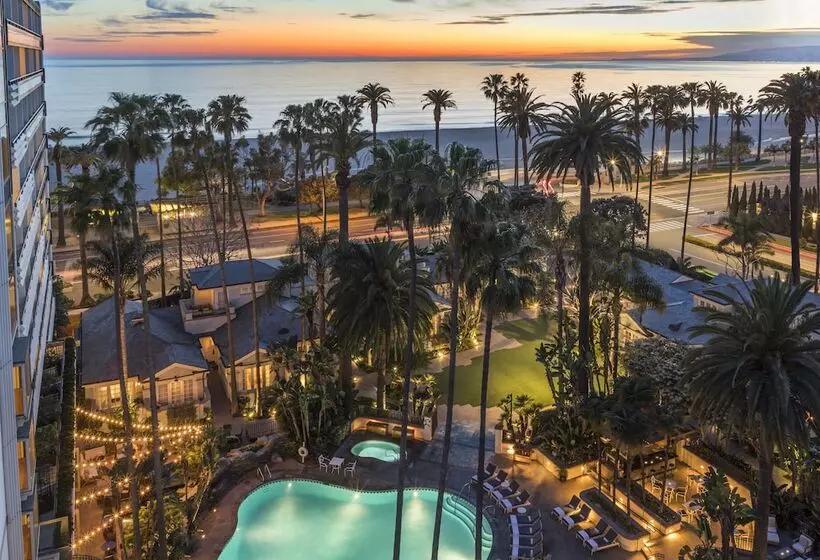 ホテル Fairmont Miramar Bungalows