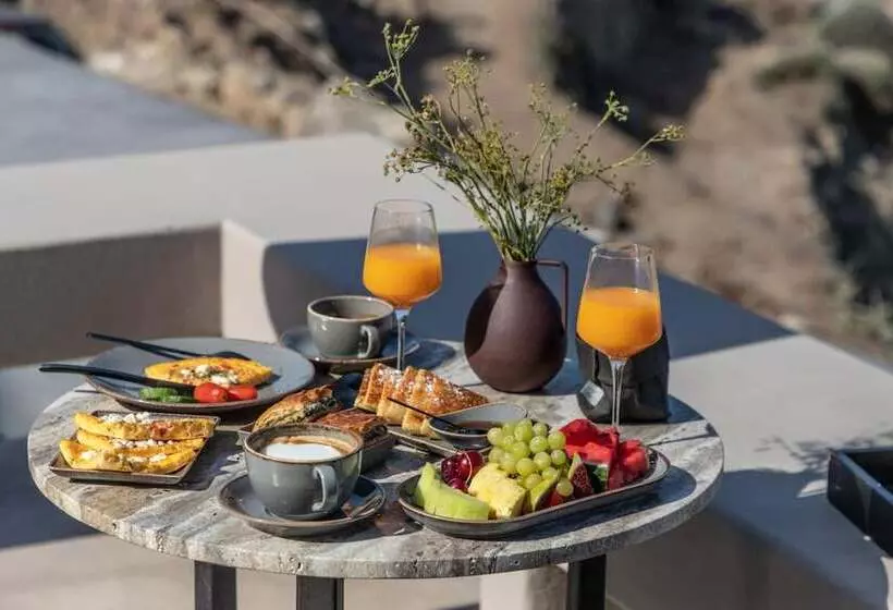 هتل Nimbus Santorini