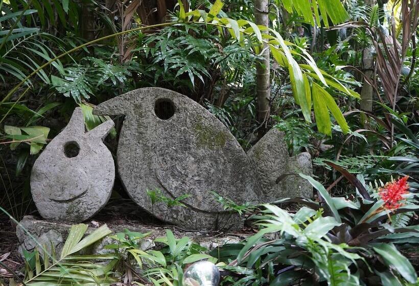 هتل Pulse Suites At Villa Ronai