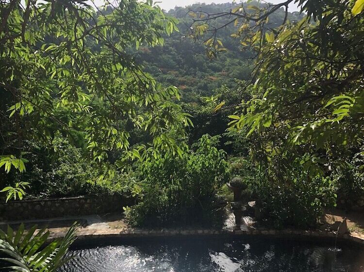 هتل Pulse Suites At Villa Ronai