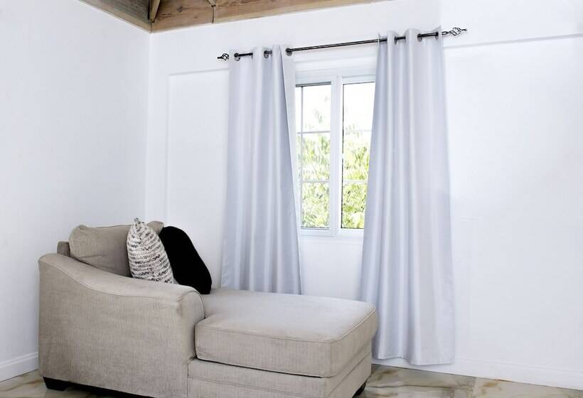 هتل Pulse Suites At Villa Ronai