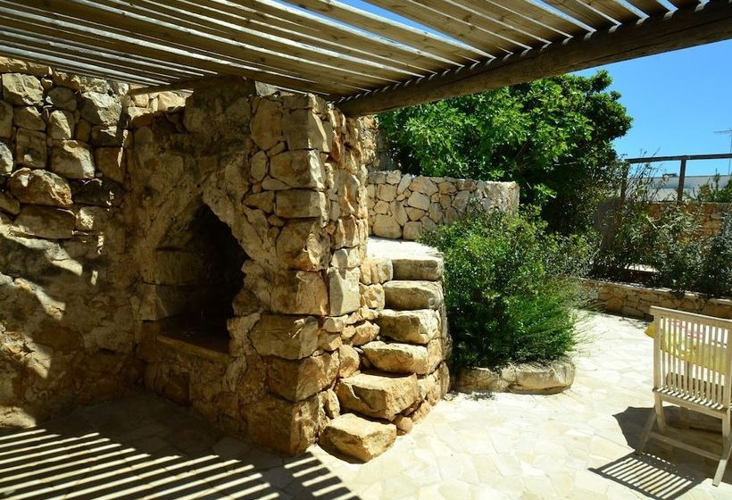 Lovely Cottage In Marina Di Mancaversa Near Sea