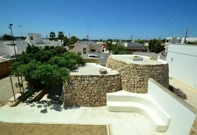 Lovely Cottage In Marina Di Mancaversa Near Sea