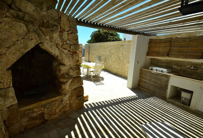 Lovely Cottage In Marina Di Mancaversa Near Sea