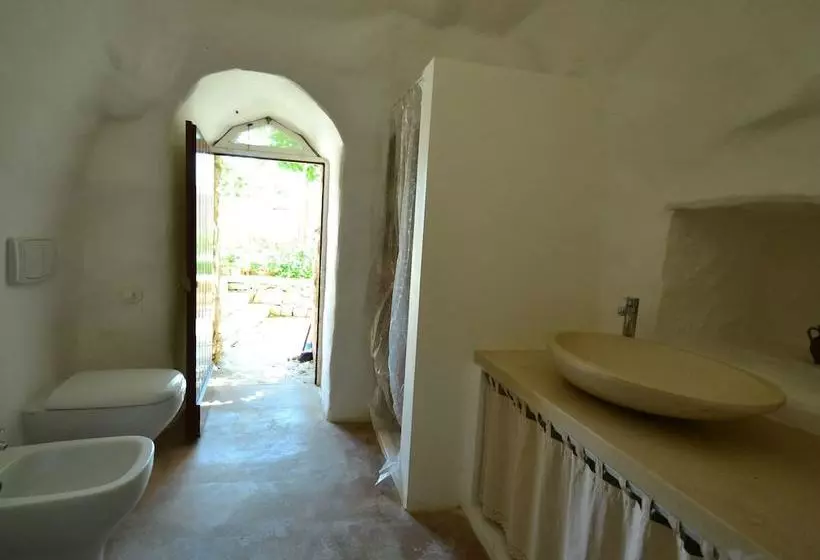 Lovely Cottage In Marina Di Mancaversa Near Sea