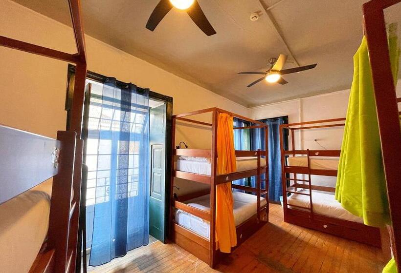 هتل Algarve Hostel