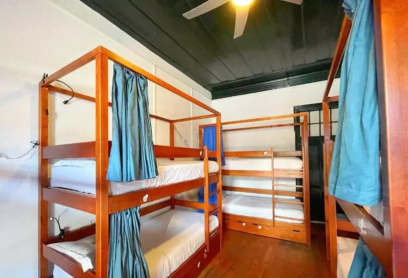 هتل Algarve Hostel