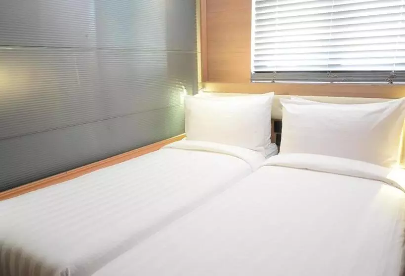 هتل Bluejay Residences