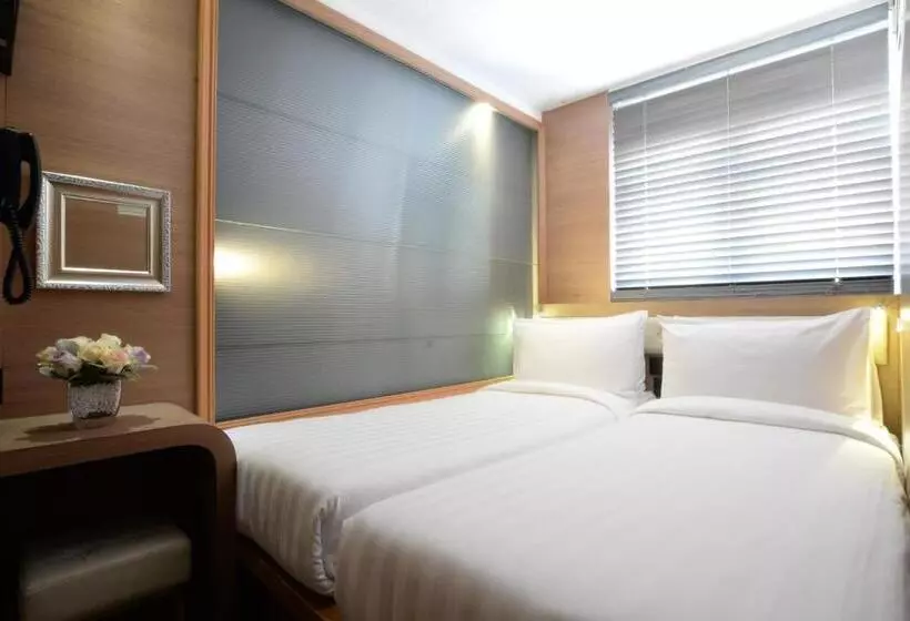 هتل Bluejay Residences