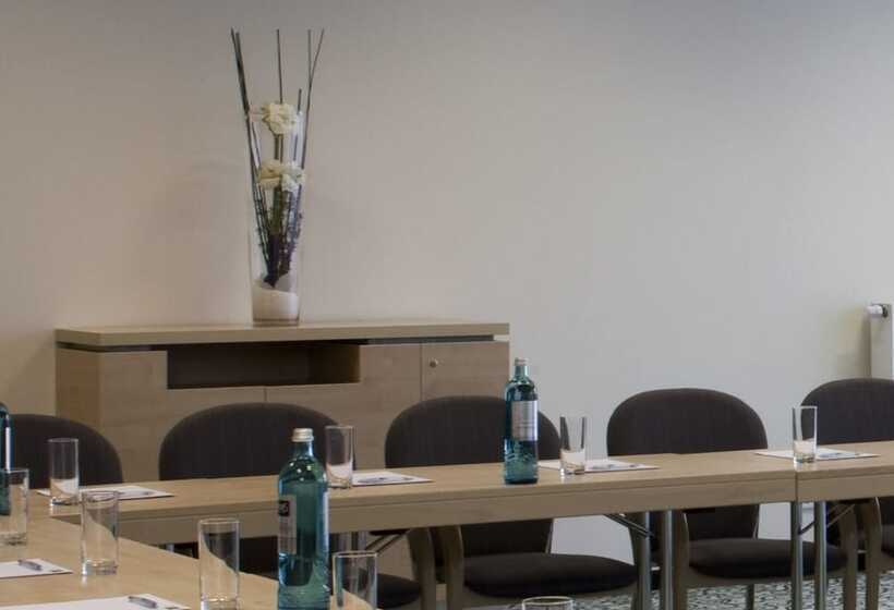 فندق Holiday Inn Express Gütersloh, An Ihg
