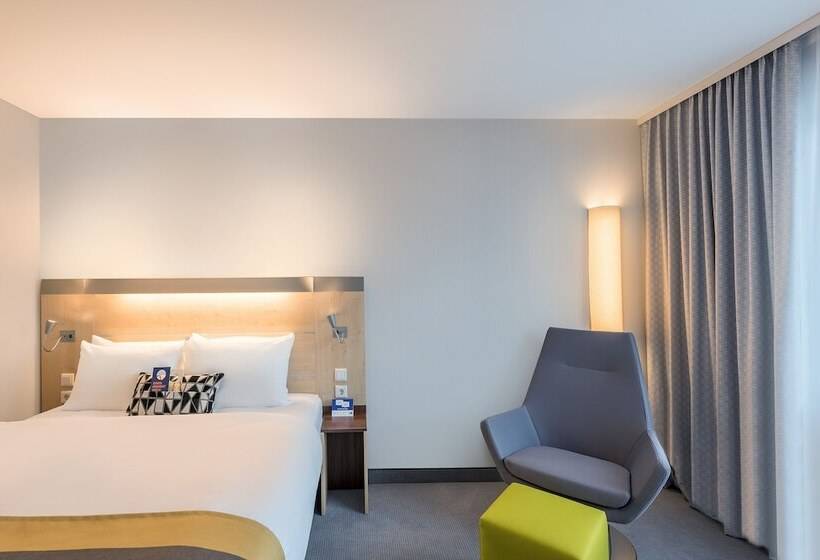 فندق Holiday Inn Express Gütersloh, An Ihg
