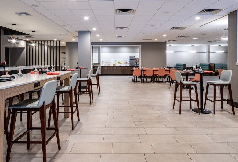 בית מלון כפרי Holiday Inn Poughkeepsie, An Ihg