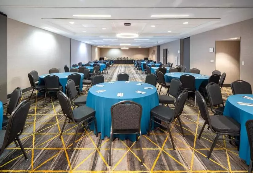 هتل Holiday Inn Poughkeepsie, An Ihg