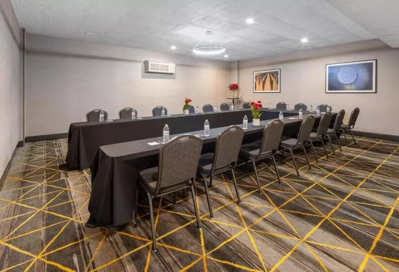 هتل Holiday Inn Poughkeepsie, An Ihg