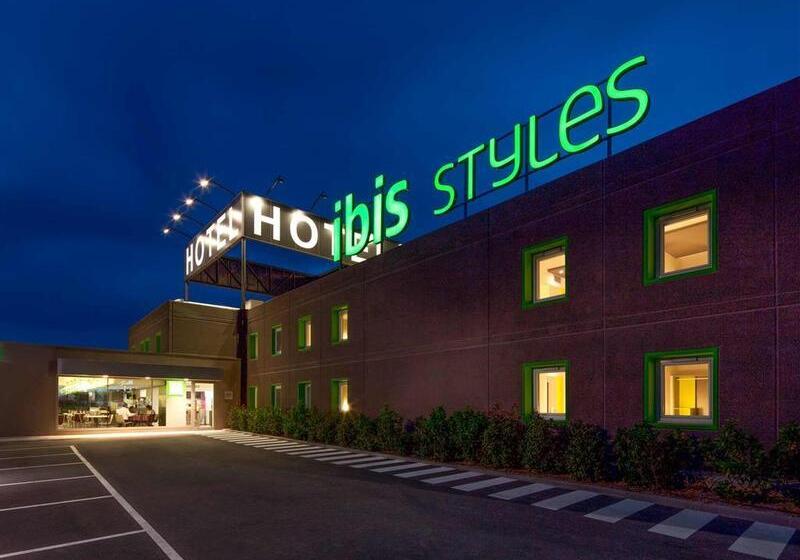 Otel Ibis Styles Lleida Torrefarrera