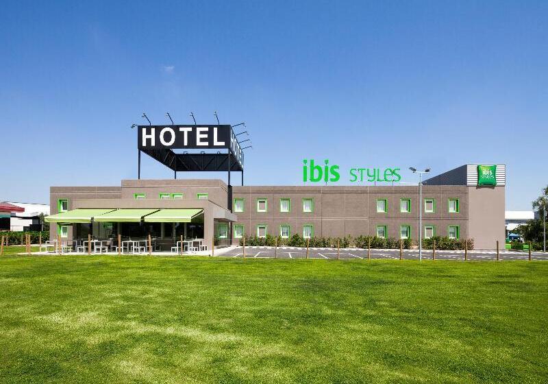 Otel Ibis Styles Lleida Torrefarrera