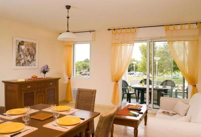 Отель Madame Vacances Les Maisons De Fontenelles