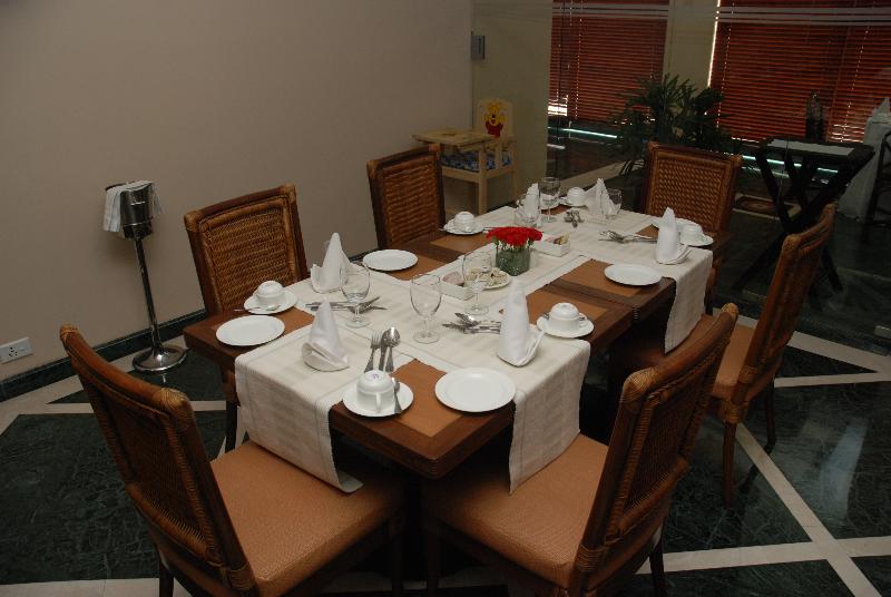 هتل The Lalit Temple View