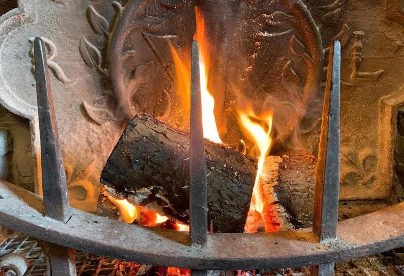 בית מלון כפרי Ye Olde White Harte