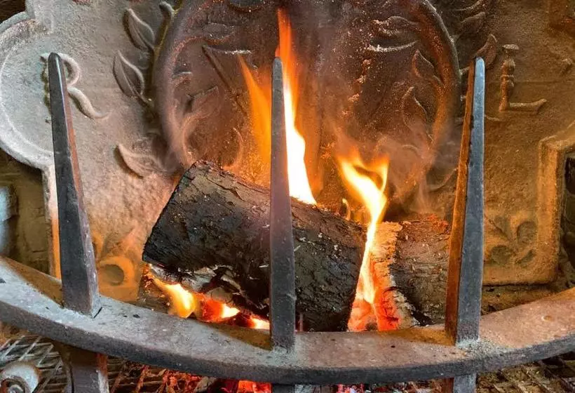 Отель Ye Olde White Harte