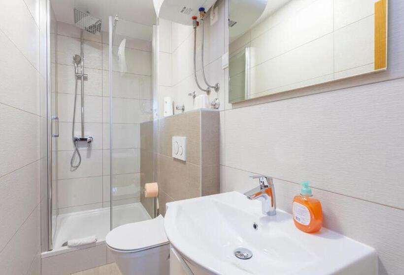 ペンション Apartments & Rooms Alagic