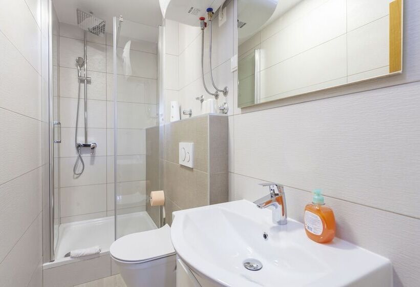 ペンション Apartments & Rooms Alagic