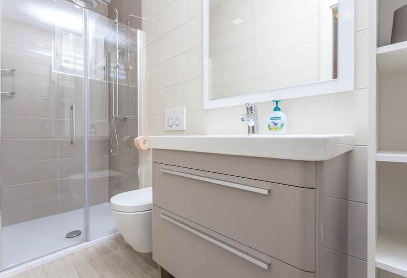 ペンション Apartments & Rooms Alagic