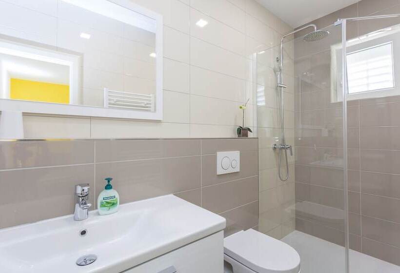 ペンション Apartments & Rooms Alagic