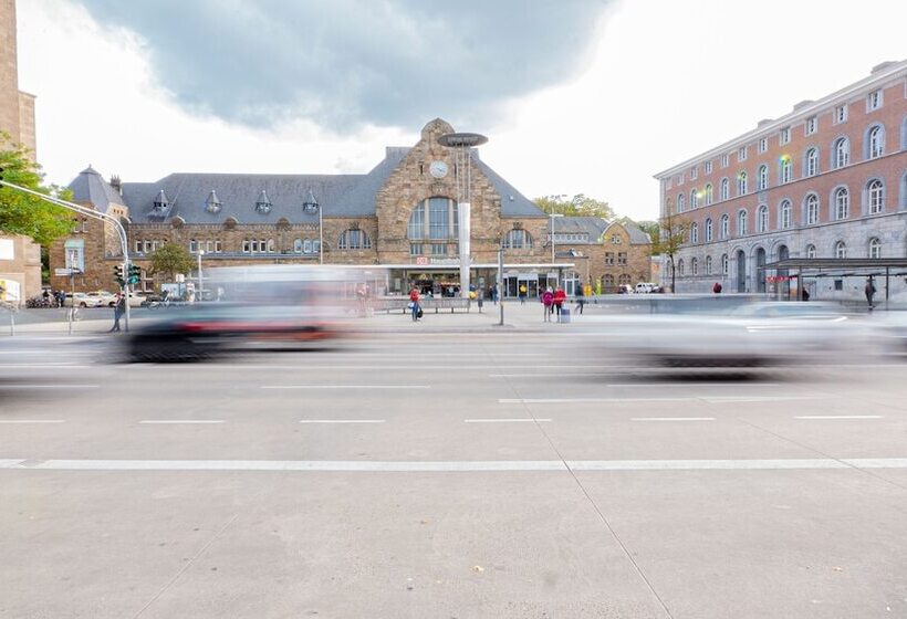 Relax Aachener Boardinghouse Main Train Station