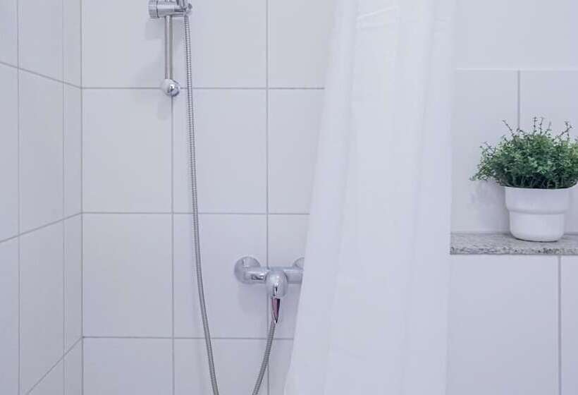 Relax Aachener Boardinghouse Main Train Station