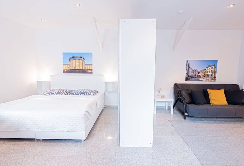 Relax Aachener Boardinghouse Main Train Station