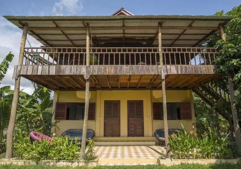 هتل Champa Lodge