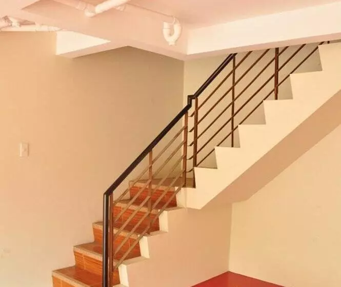 ホテル El Vistra Travellers Inn & Coffee Shop