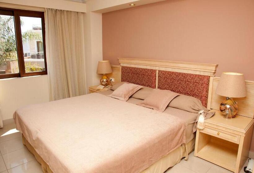 هتل Okeanis Golden Resort