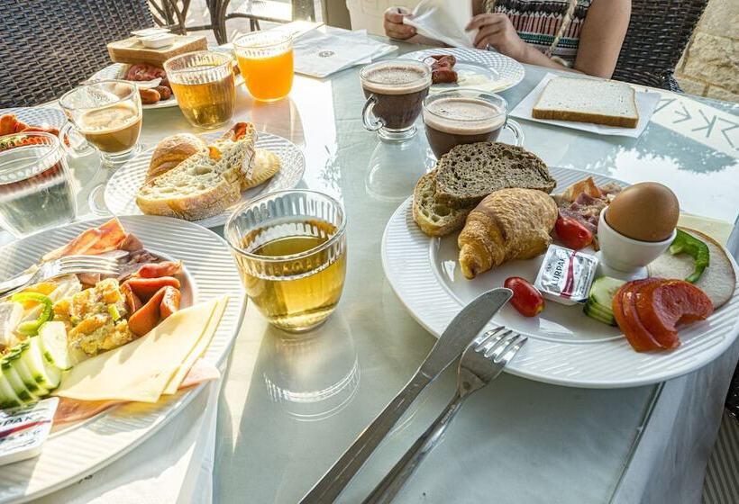 هتل Okeanis Golden Resort