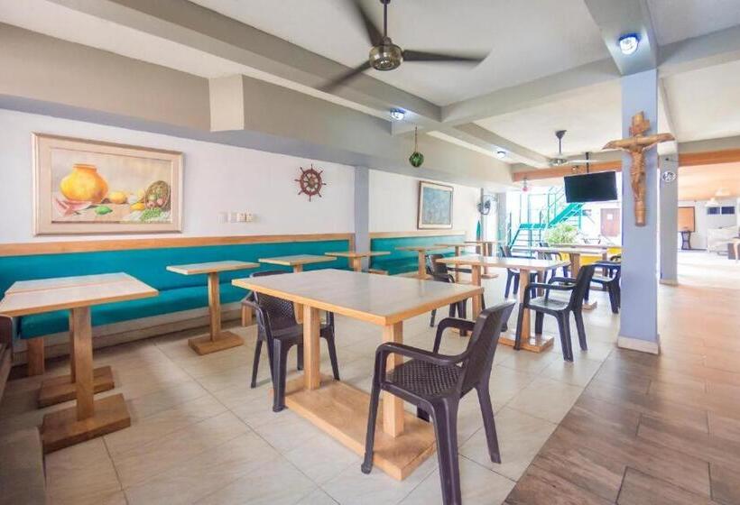 هتل Puerto Vigia Inn