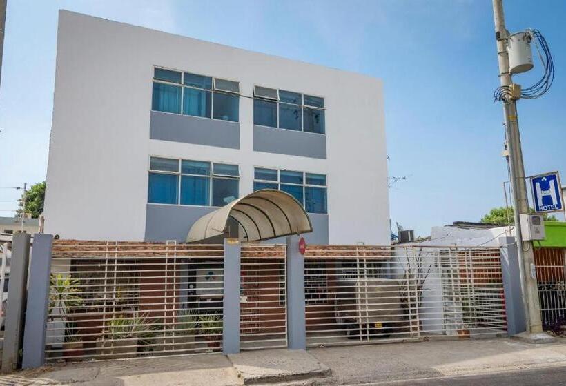 هتل Puerto Vigia Inn