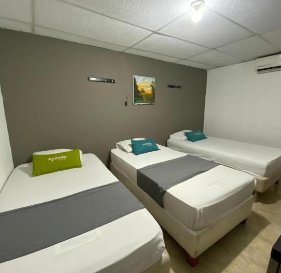 هتل Puerto Vigia Inn