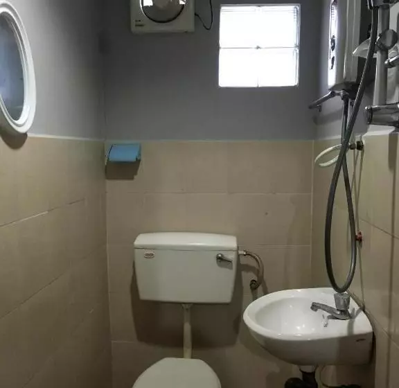 هتل Ranau Backpackers Hostel