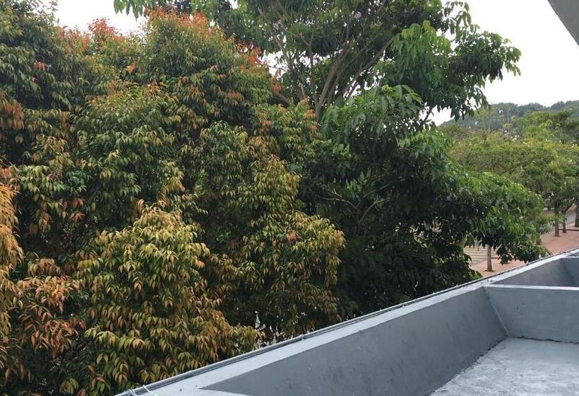 فندق Ranau Backpackers Hostel