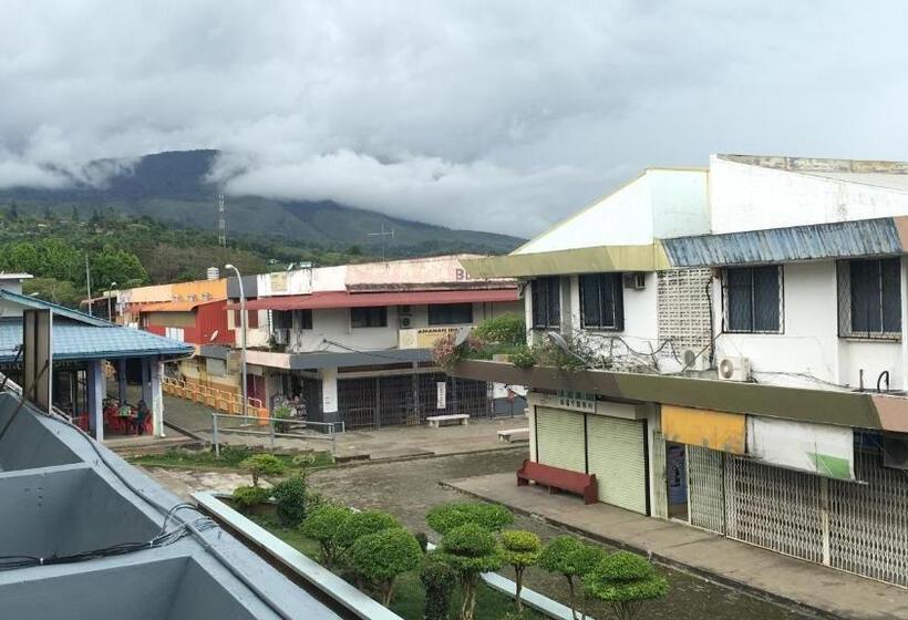 فندق Ranau Backpackers Hostel