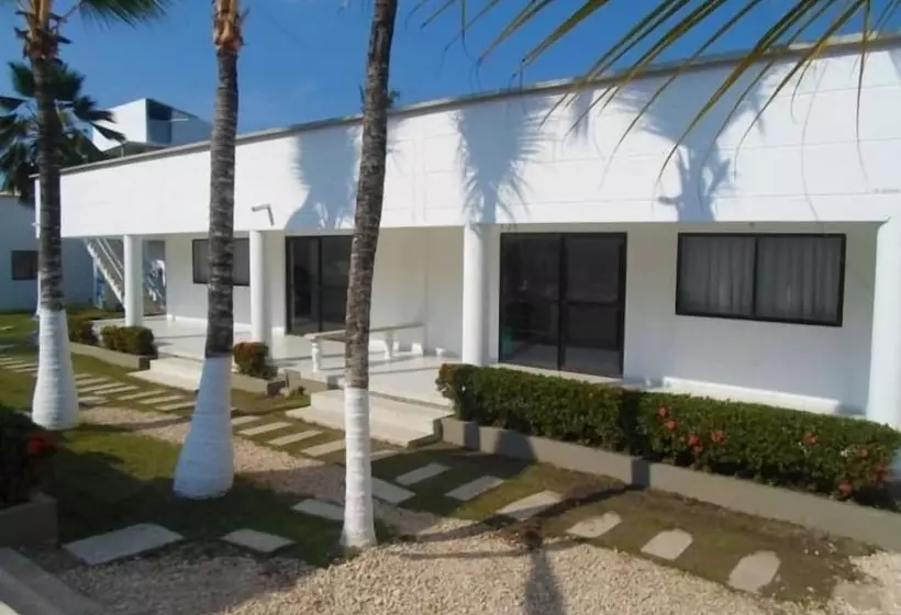 ペンション Cabañas La Fragata