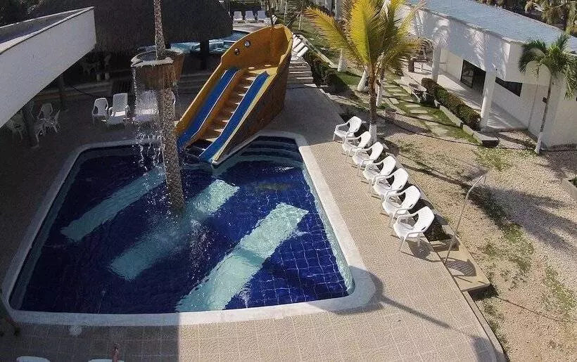 ペンション Cabañas La Fragata